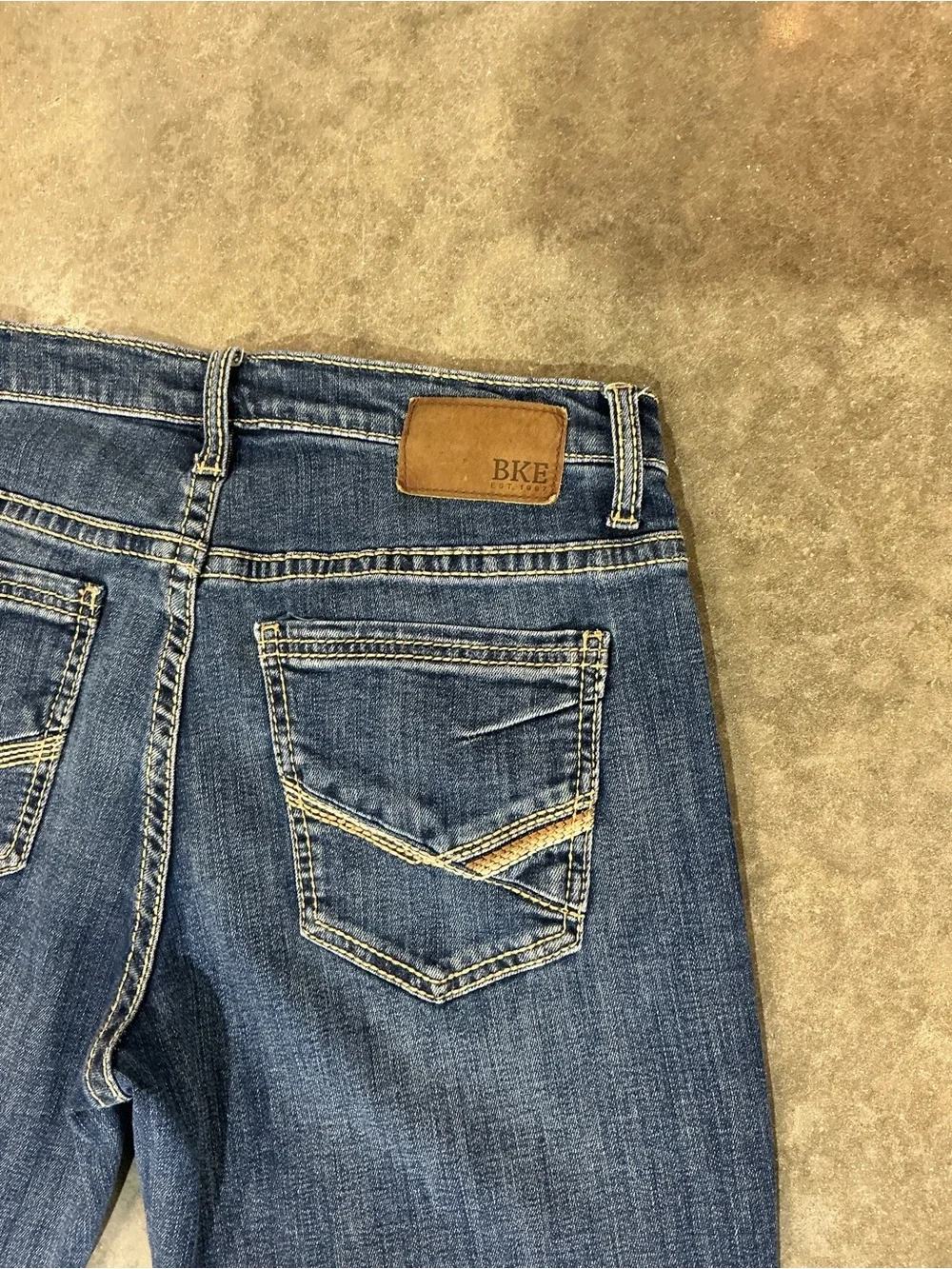 BKE Tyler Straight Leg Jeans Men’s 31x36 Medium Wash Stretch Denim Buckle Fit